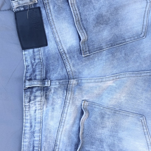 NWOT Rue21 Premium distressed skinny supreme flex jeans. Size 34w/32 ins. 70%cot - Picture 12 of 14